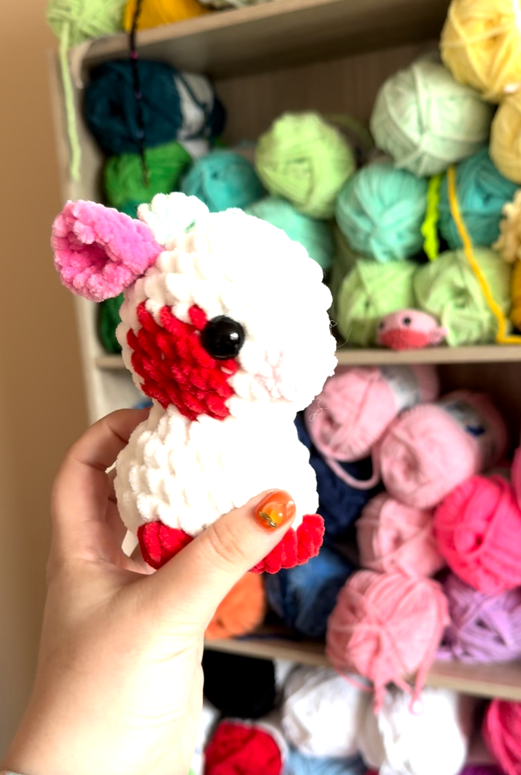 Peluche mini vache au crochet - (Coloris au choix)
