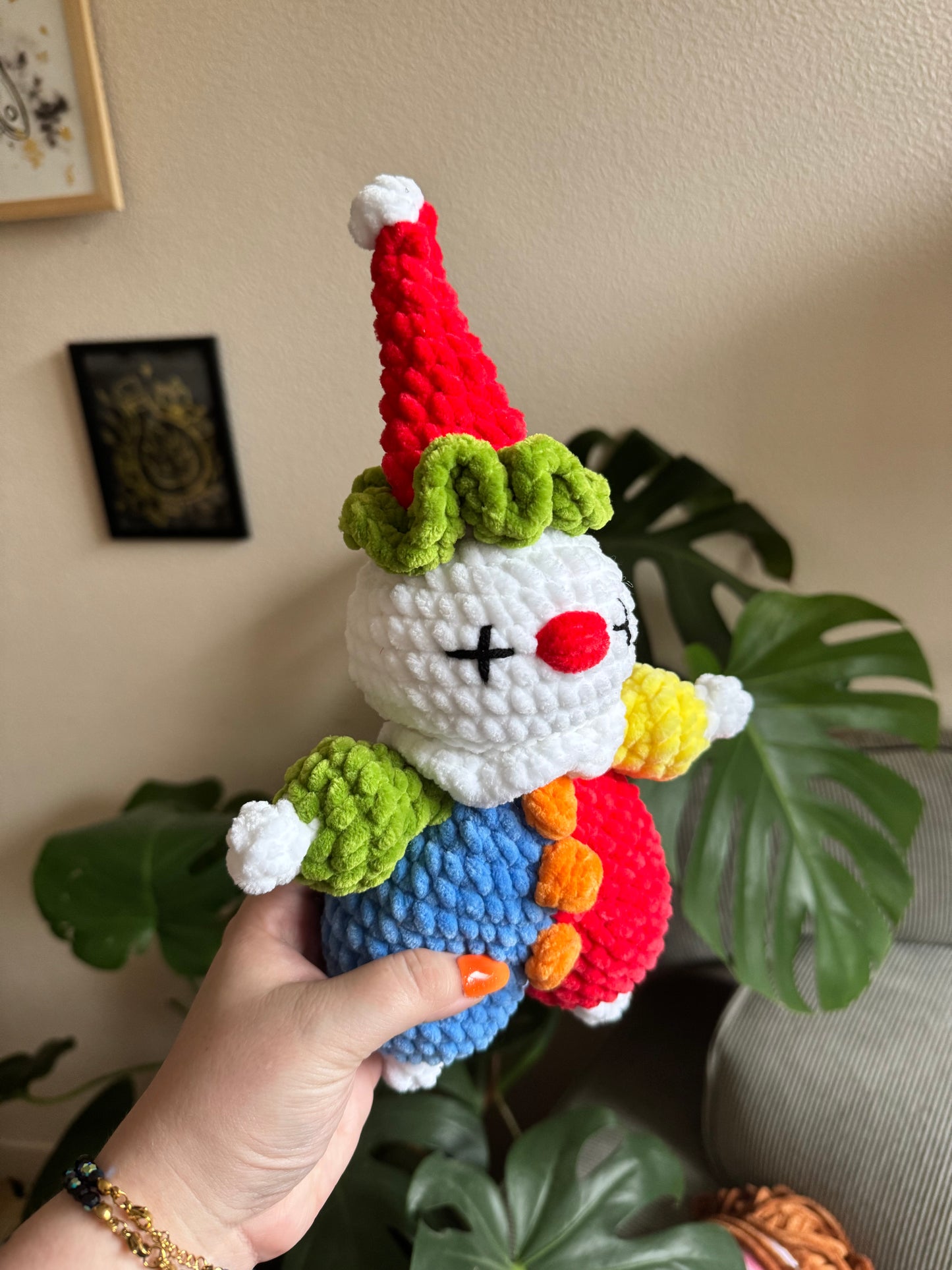 Peluche doudou clown au crochet
