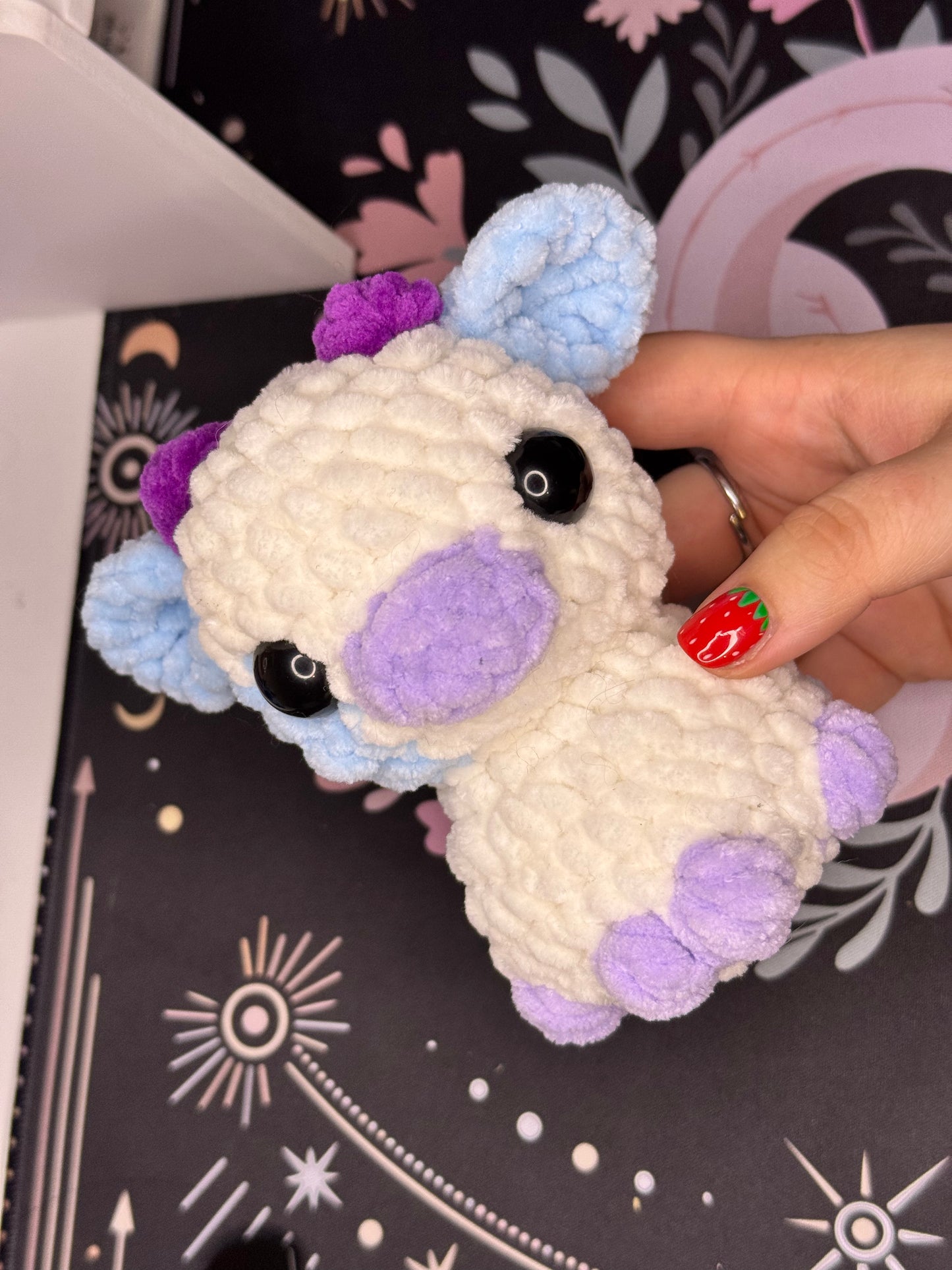 Peluche mini vache au crochet - (Coloris au choix)