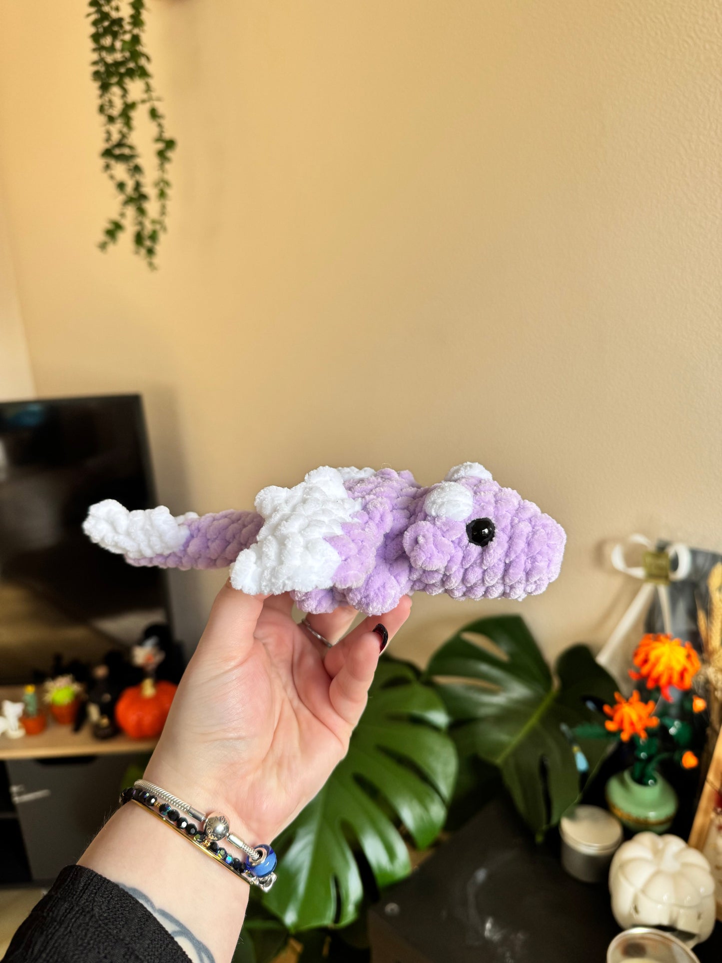 peluche dragon au crochet, amigurumi dragon fait-main en france, peluche crochet dragon de poche