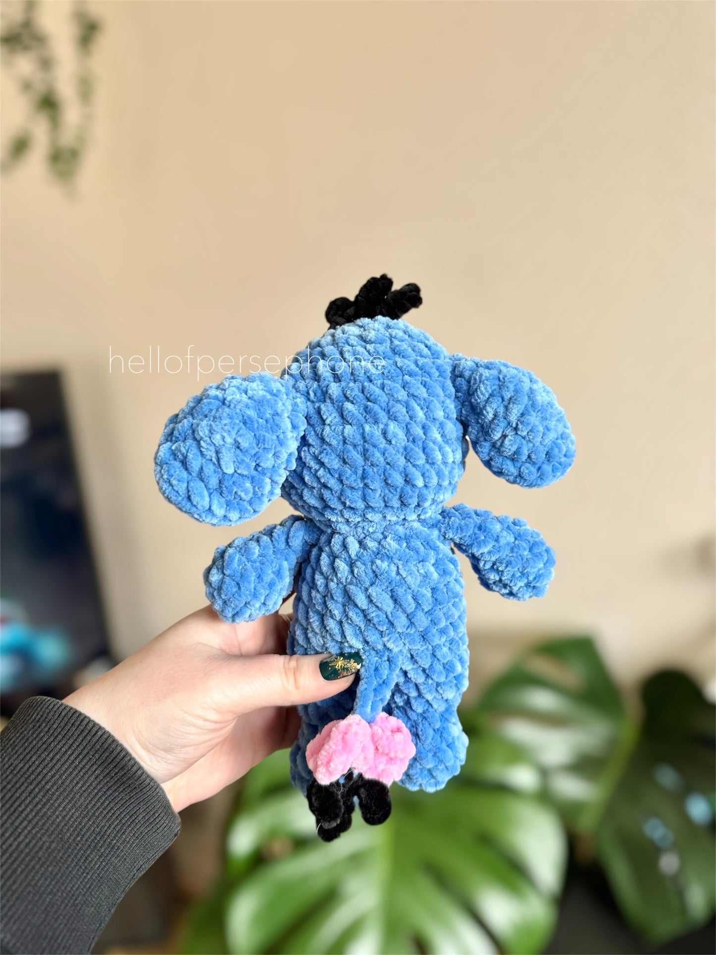 peluche au crochet crochet bourriquet eeyore disney amigurumi, cadeau pour fan de bourriquet et winnie l'ourson, fait main en France