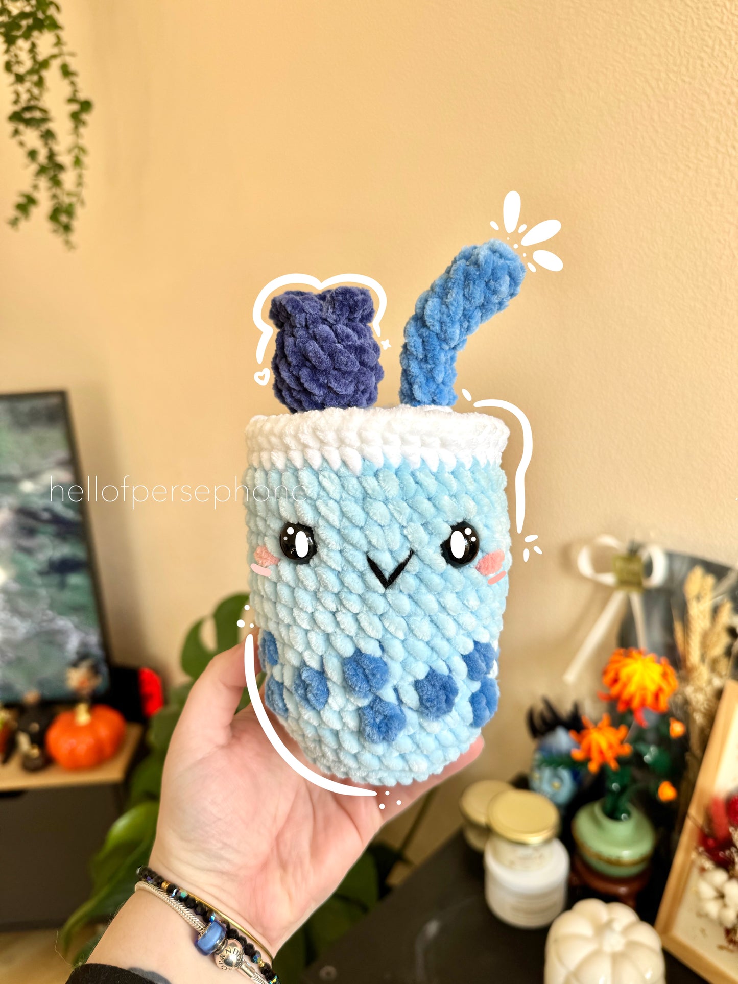 bubble tea amigurumi crochet, bubble tea plushie, bubble tea myrtille blueberry deco