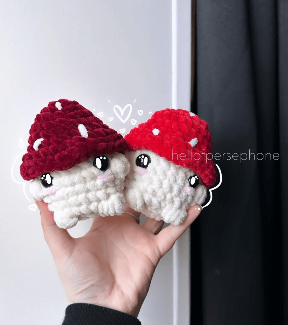 peluche champignon amigurumi au crochet peluche made in france, amoureux des chamignons, peluche faite main made in france