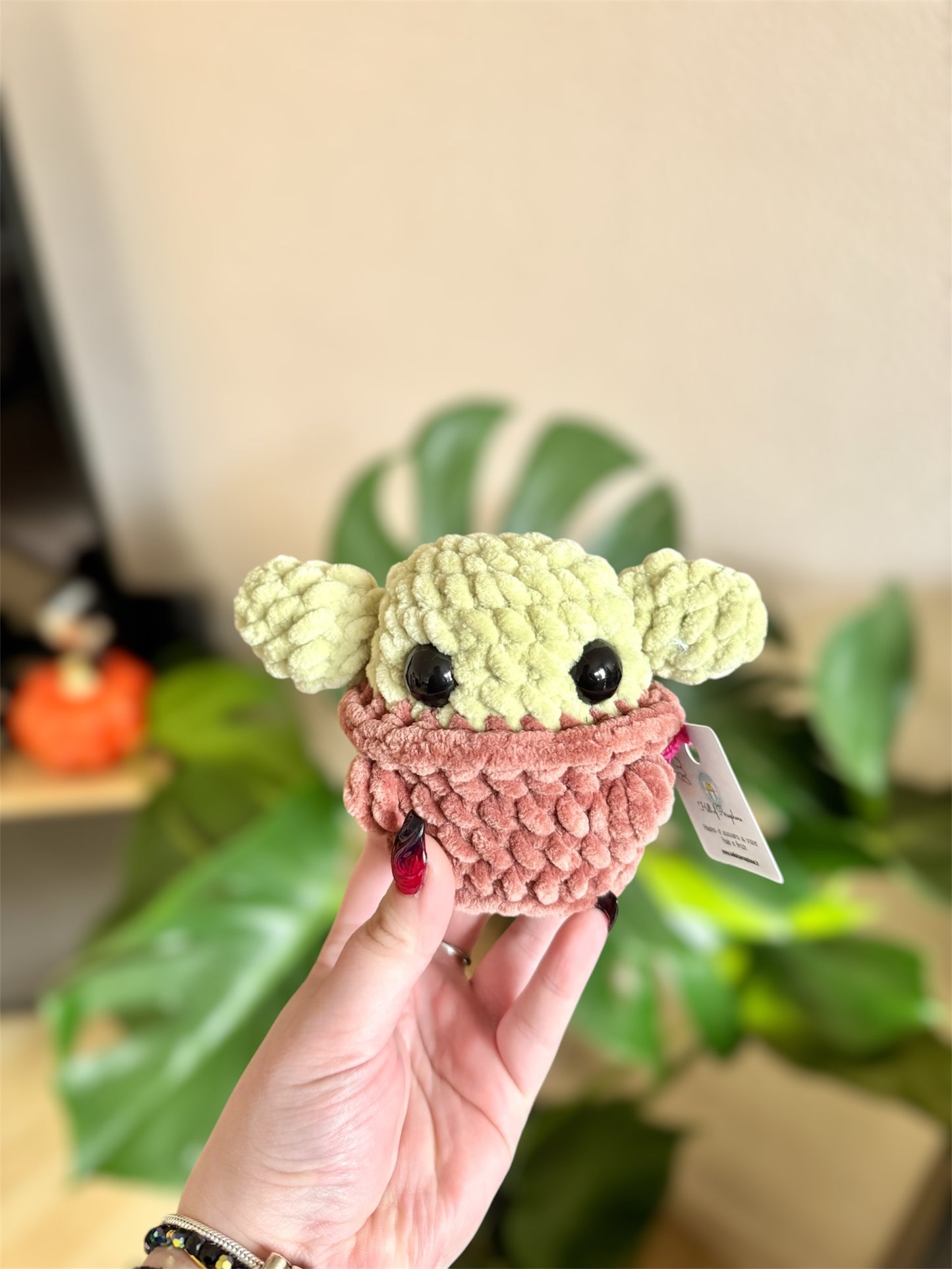 peluche bébé yoda star wars grogu the mandalorian au crochet amigurumi fait-main peluche made in france laine chenille
