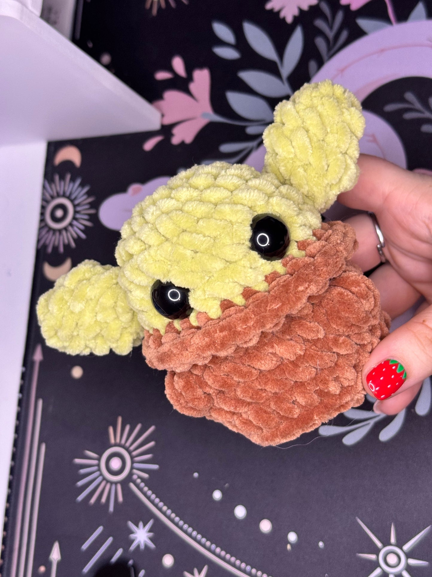 peluche bébé yoda star wars grogu the mandalorian au crochet amigurumi fait-main peluche made in france laine chenille