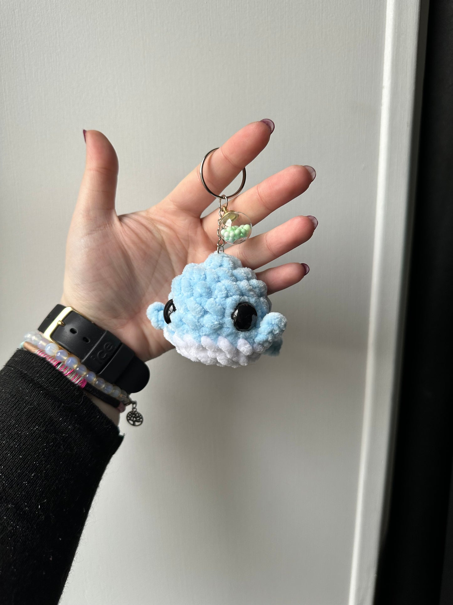 porte clefs baleine kawaii cute amigurumi au crochet, bijou de sac charms