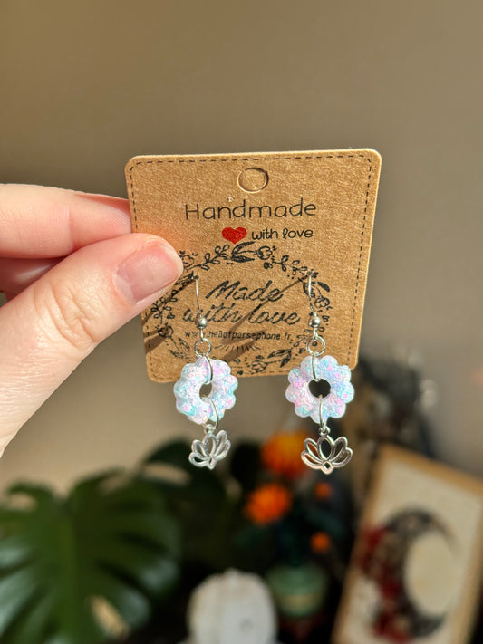 Boucles d’oreilles pendantes fleurs et lotus 💌