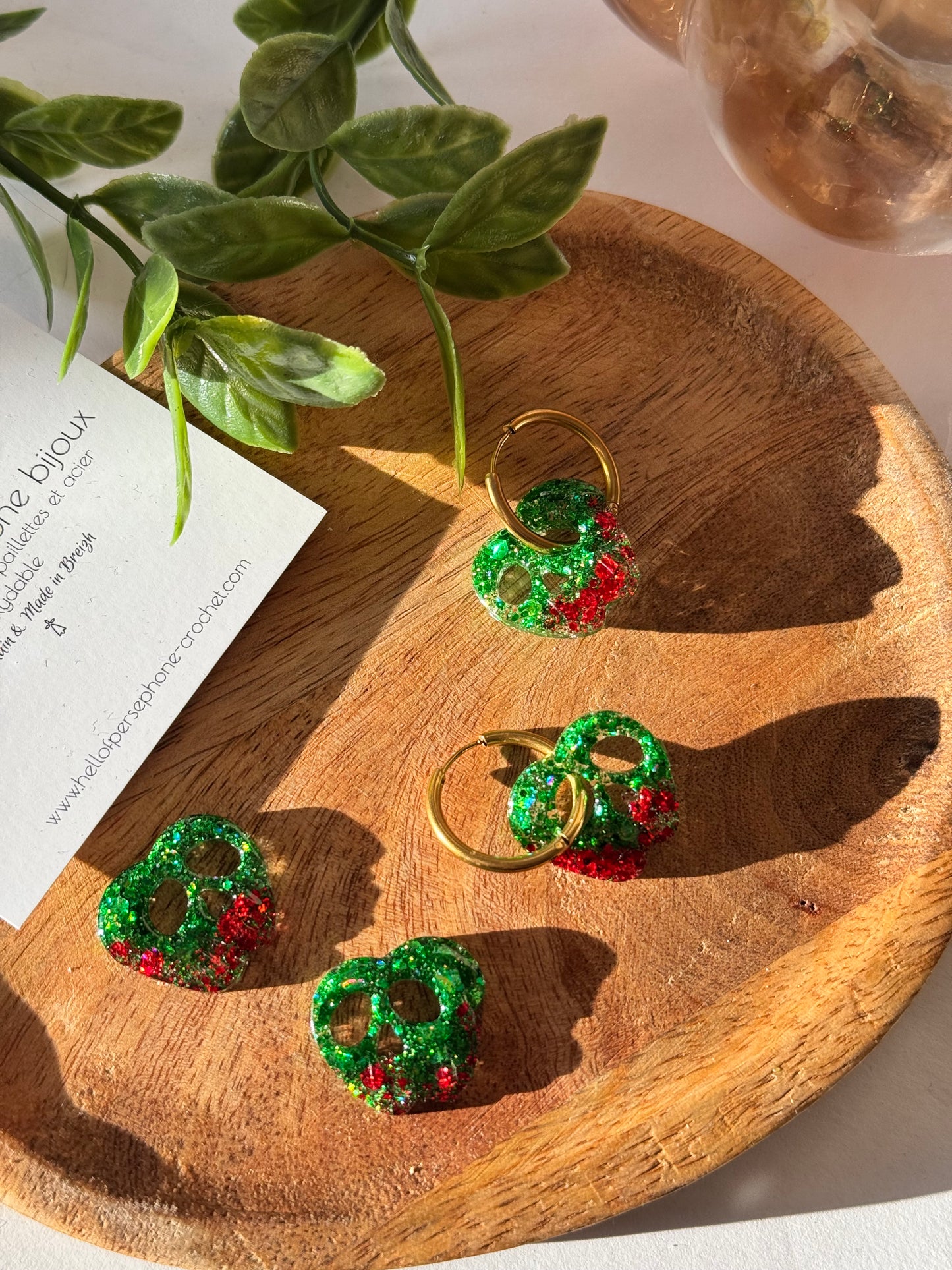 Boucles d’oreilles créoles Pomme Empoisonnée