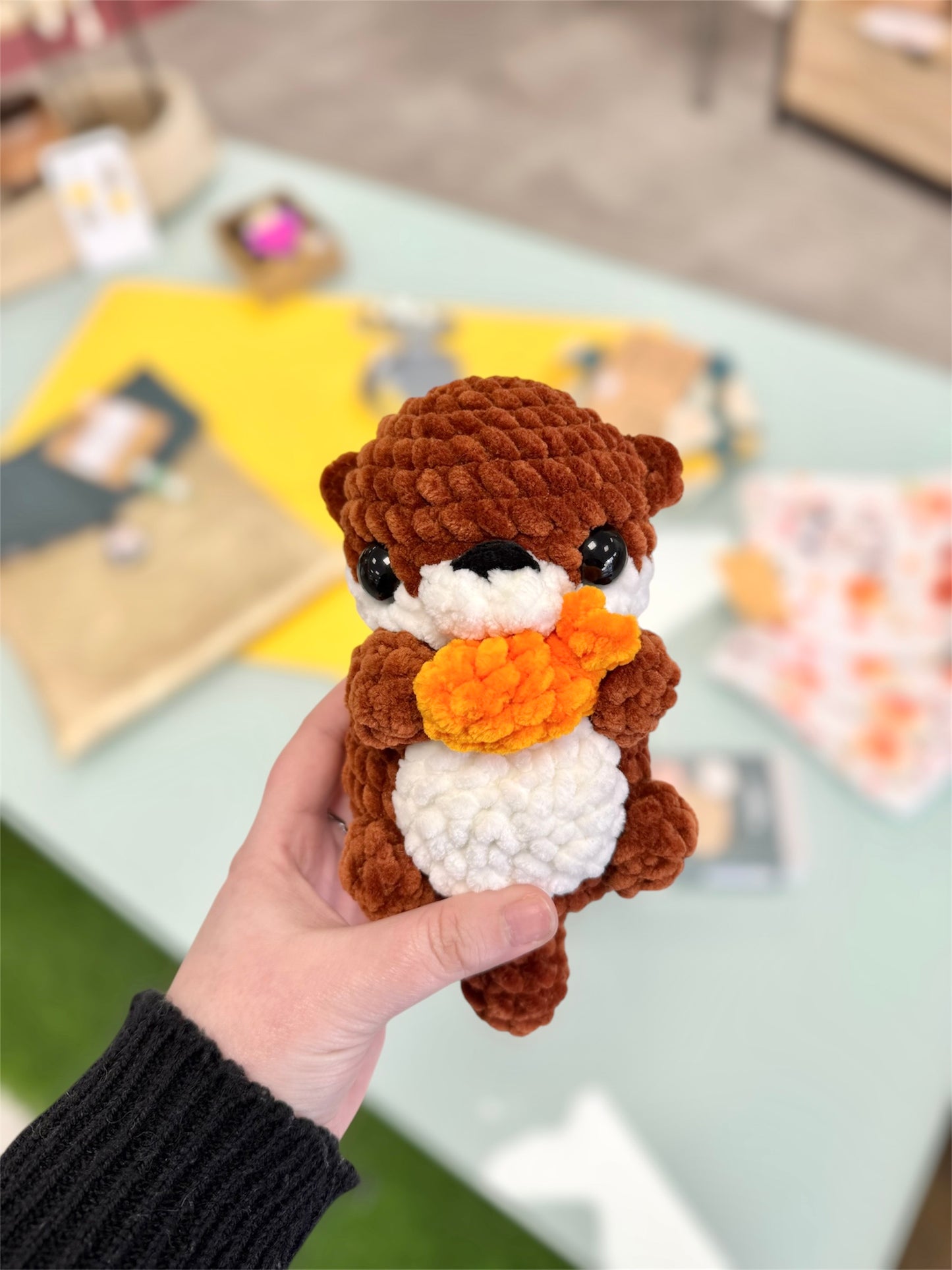 Peluche loutre au crochet
