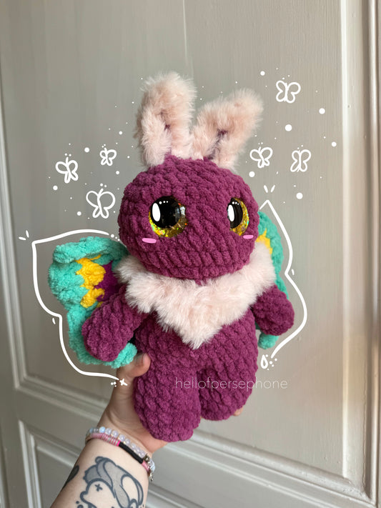 moth crochet peluche papillon de nuit amigurumi fait main