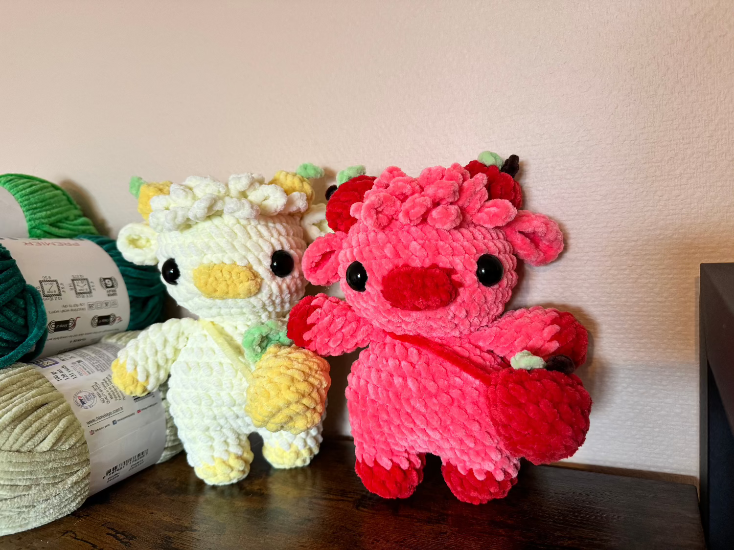 peluche vache au crochet fruit pomme citron amigurumi fait main