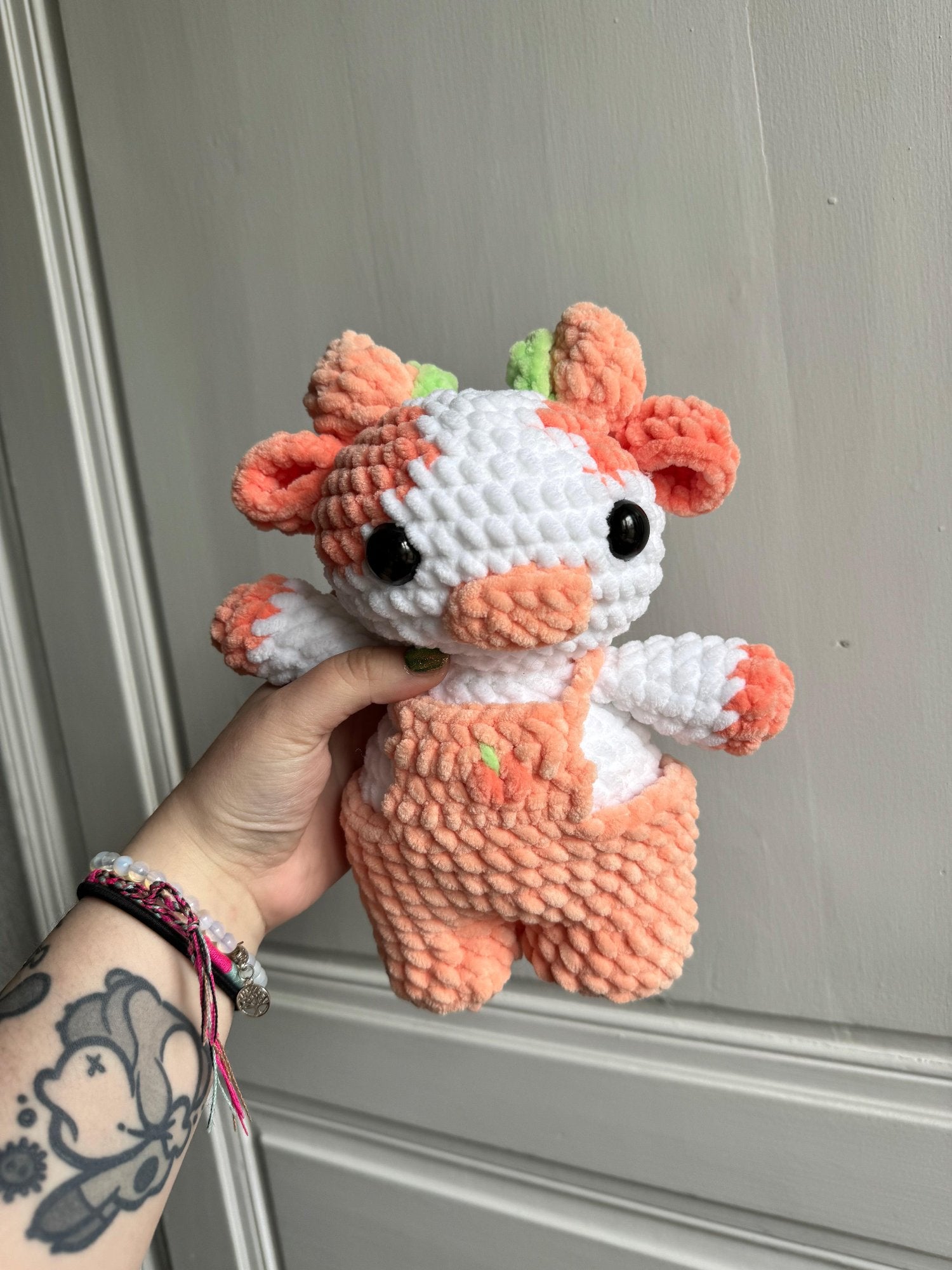 peluche vache au crochet fruits prêche amigurumi fait main