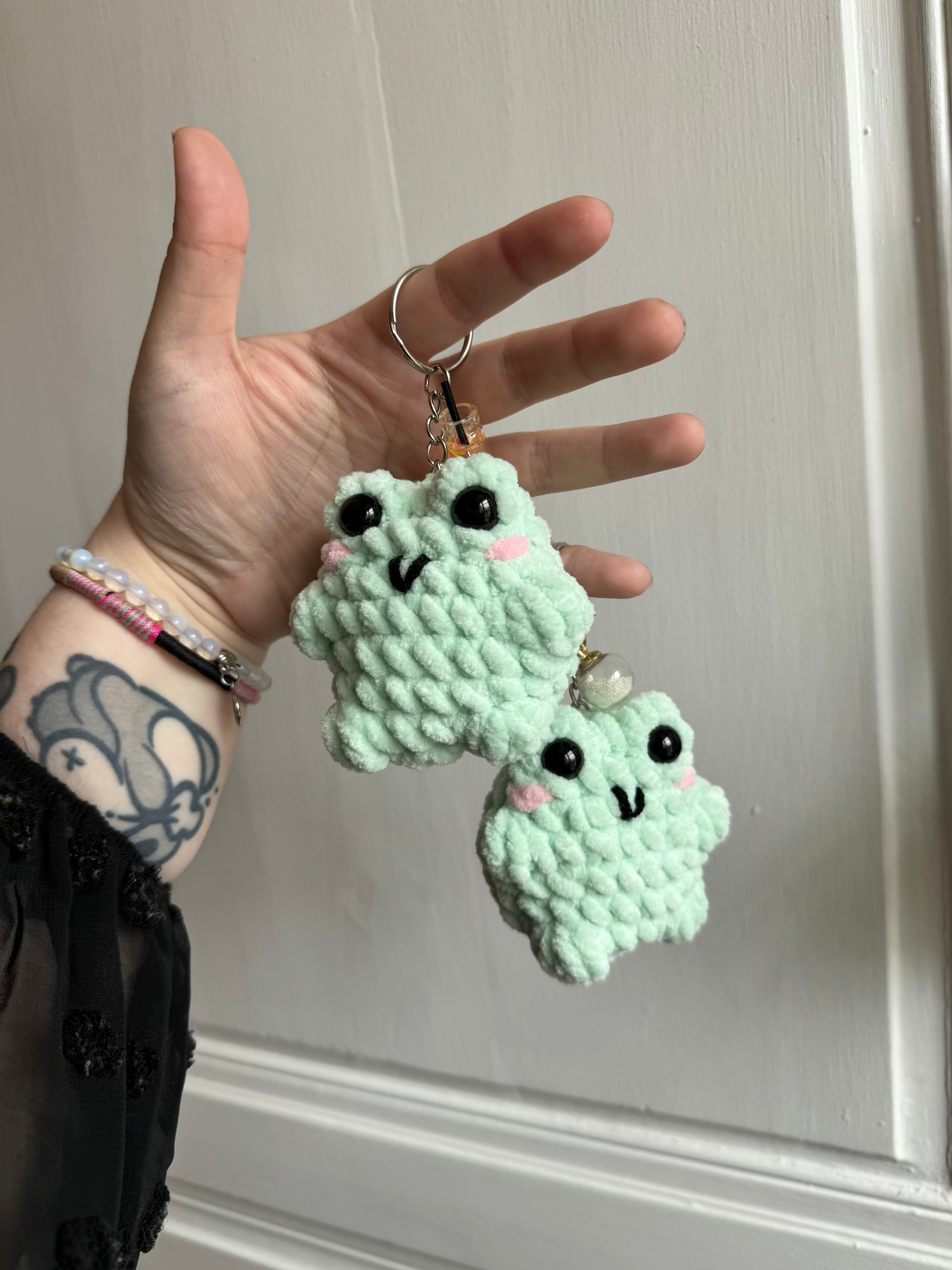porte clés grenouille au crochet amigurumi 100% fait main