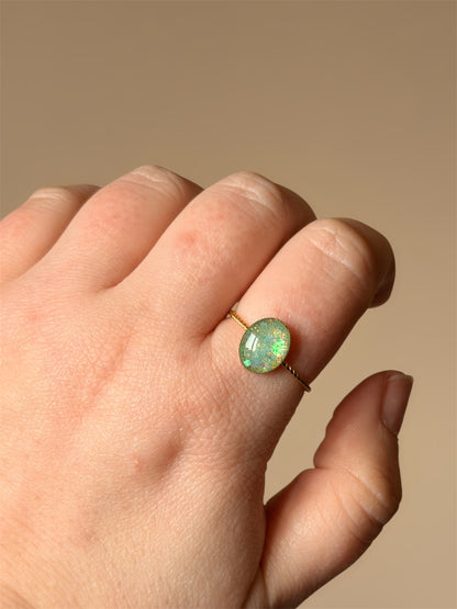 ✨ Bague ajustable en acier inoxydable et résine pailletée – faite main en France 🇫🇷

Ajoute une touche de lumière à ton quotidien avec cette bague ajustable en acier inoxydable, ornée d’un cabochon en résine pailletée faite main aux couleurs de l'opale. Un bijou élégant, durable et facile à porter, pensé pour s’adapter à toutes les mains.