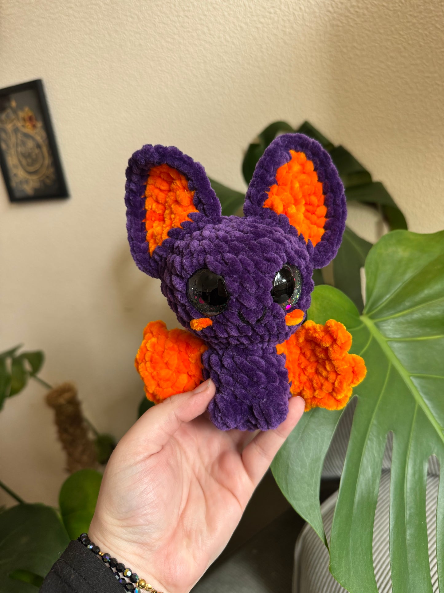 peluche chauve souris au crochet violet orange cadeau décor halloween