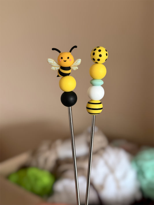 batons pour amigurumi amisticks abeille avec perles en silicone, amistixs handmade