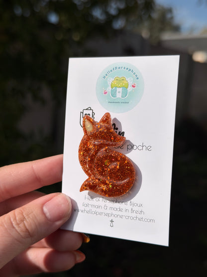 Broche Renard en Résine &amp; Paillettes – Accessoire en forme de renard fait-main