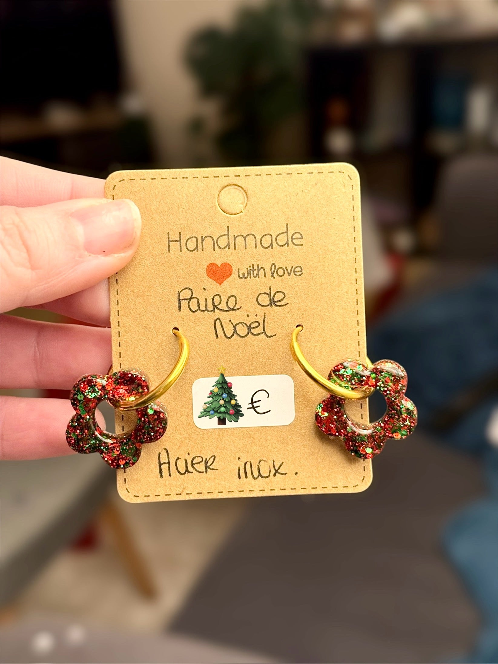 creoles acier inoxydable fleurs resine et paillettes couleurs noël vert et rouge, boucles d'oreilles en acier chirurgical pour les oreilles sensibles, légères confortables et hypoallergéniques