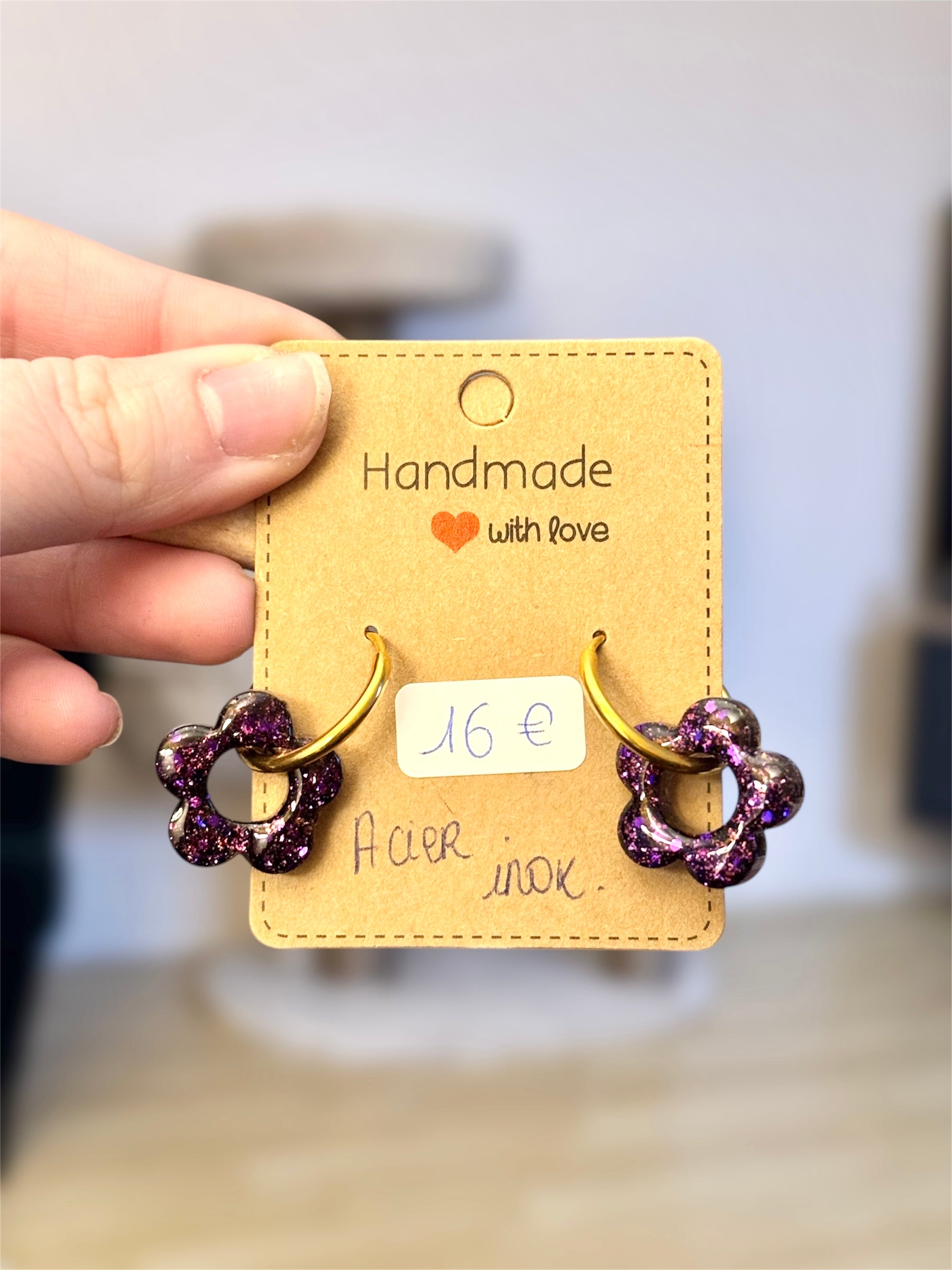 creoles acier inoxydable fleurs resine et paillettes couleurs violet reflets or rose et or, boucles d'oreilles en acier chirurgical pour les oreilles sensibles, légères confortables et hypoallergéniques