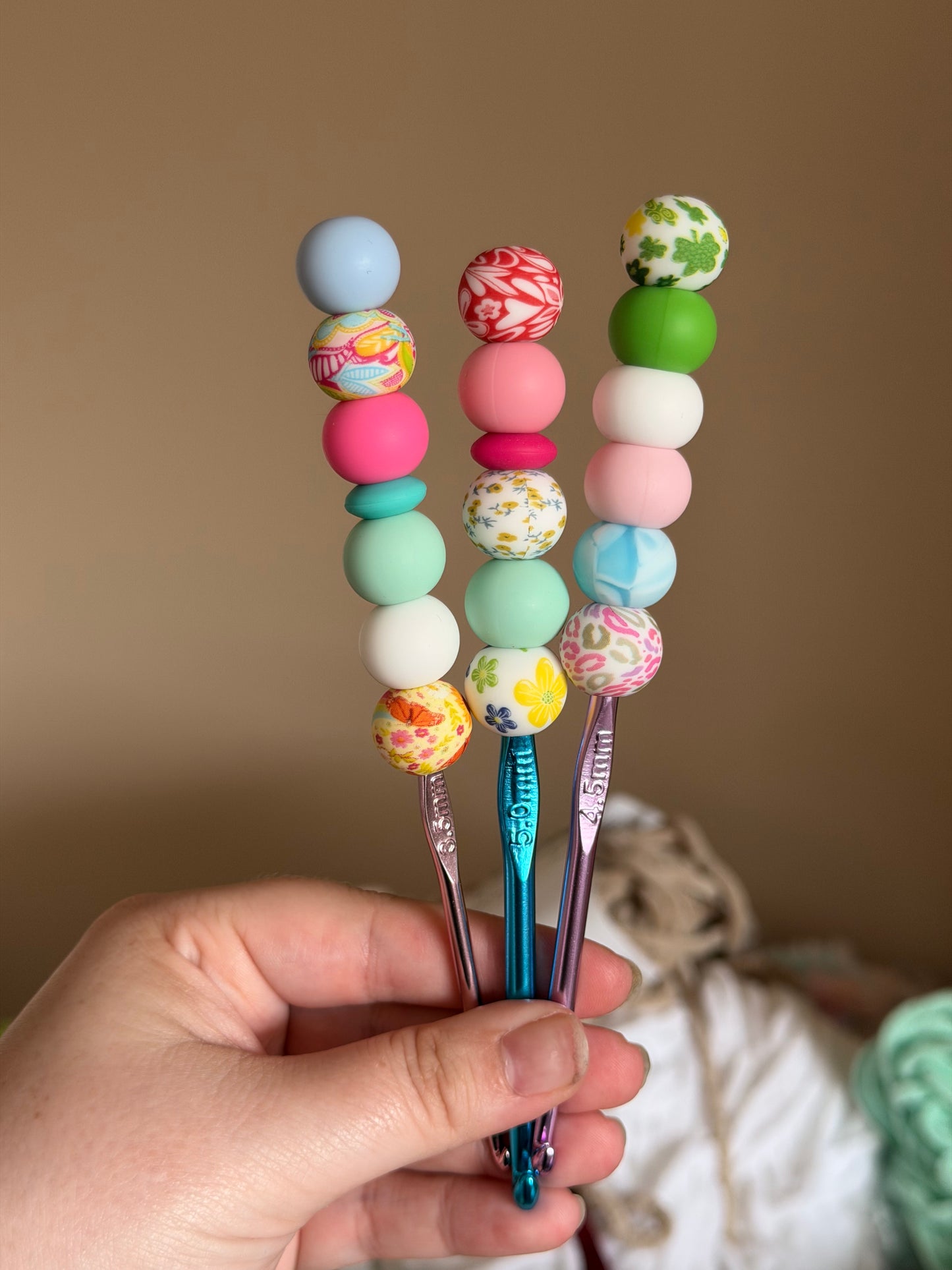 crochet ergonomique en silicone pour faire du crochet, plusieurs tailles, handmade crochet hook