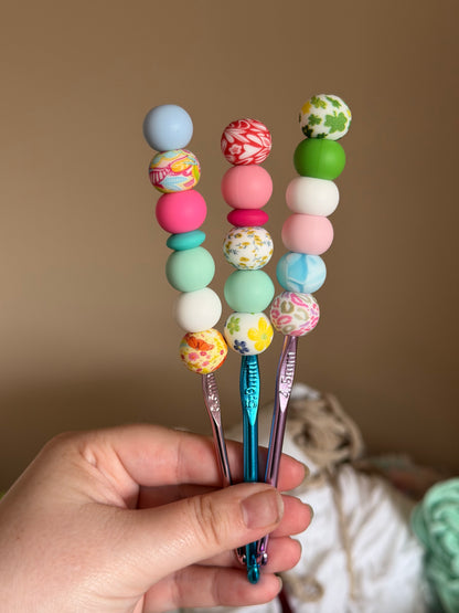 crochet ergonomique en silicone pour faire du crochet, plusieurs tailles, handmade crochet hook