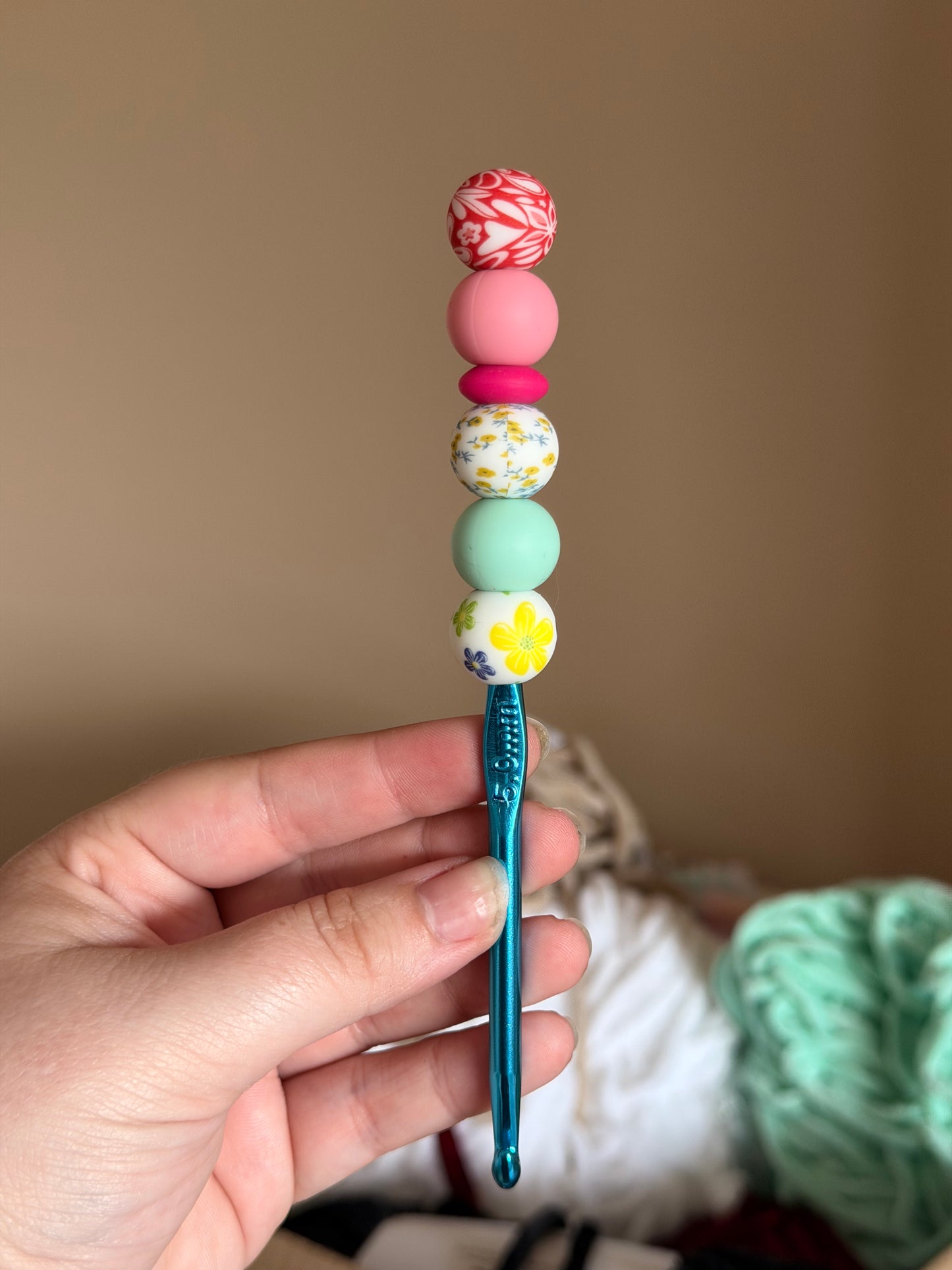 crochet ergonomique en silicone pour faire du crochet, taille 5mm, handmade crochet hook