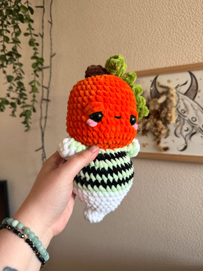 Peluche Fantôme Citrouille au Crochet – Amigurumi fait main

Craquez pour cette peluche fantôme citrouille en crochet, une création artisanale unique crochetée à la main par mes soins. Douce et idéale pour la serrer toute contre soi pour une séance de câlins, ce fantôme citrouille ravira les amoureux d'Halloween et de l'automne !