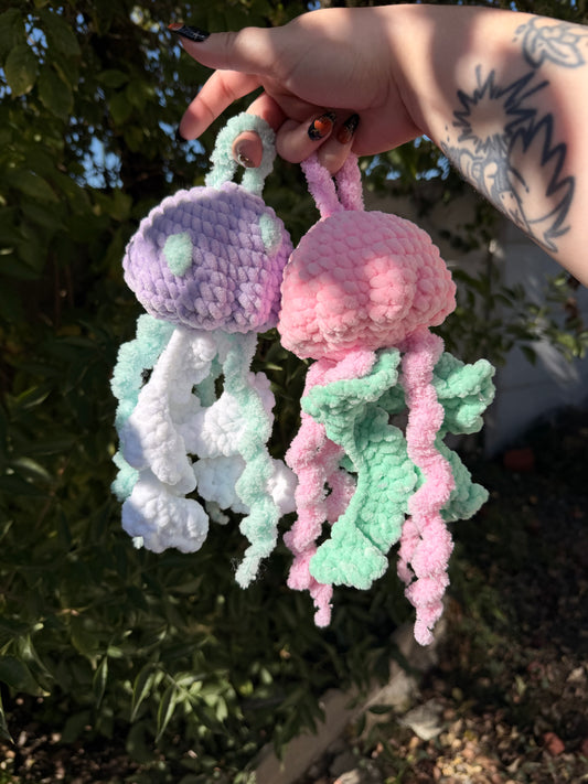 Méduse décorative au crochet aux couleurs pastel