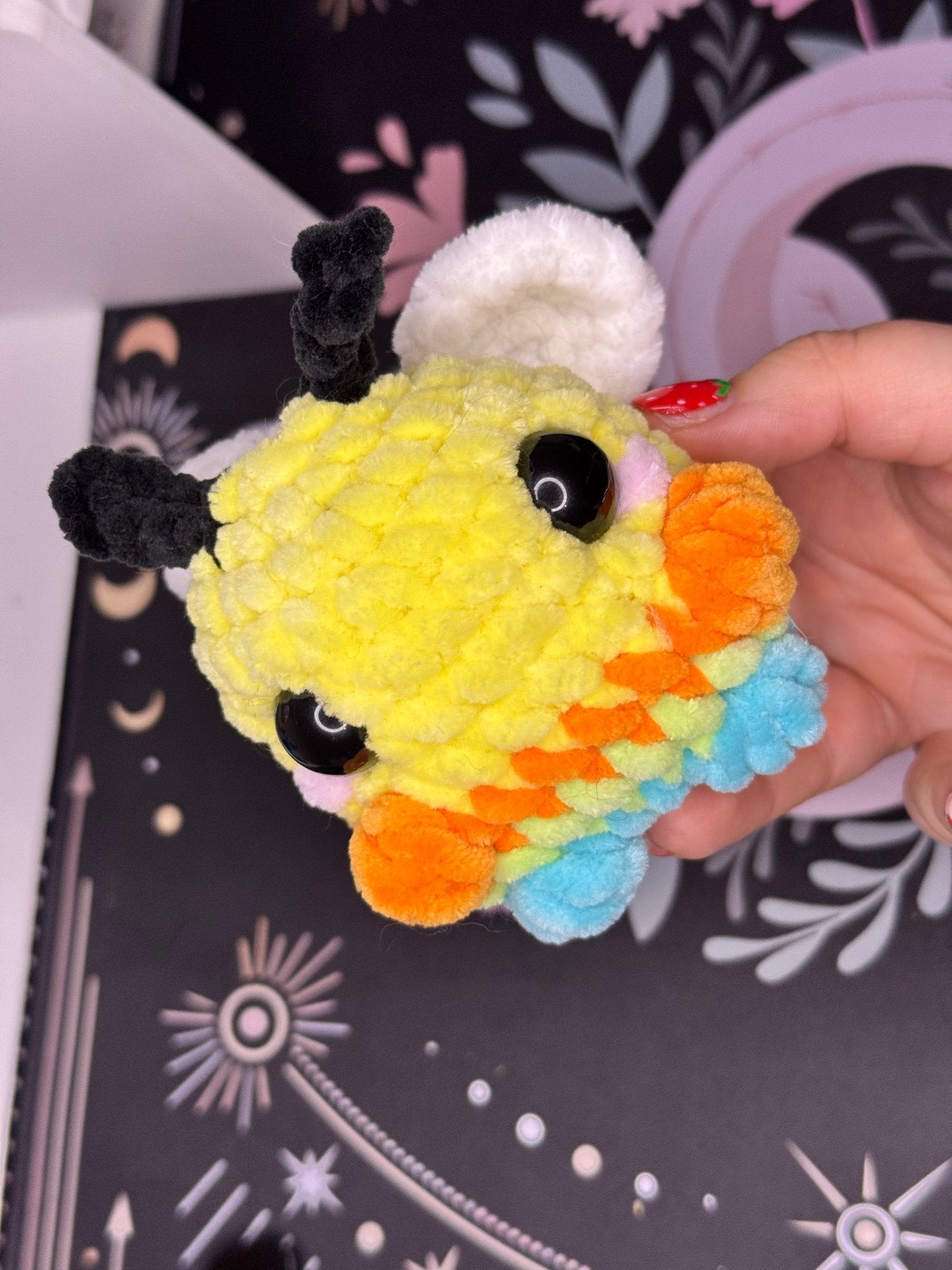 peluche abeille au crochet modèle facile amigurumi abeille fait main