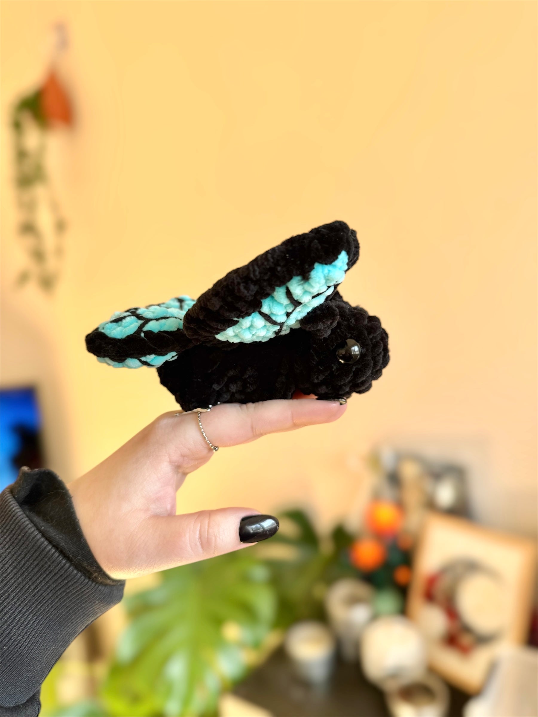 peluche crochet papillon morpho bleu amigurumi, peluche papillon crochet fait main en France