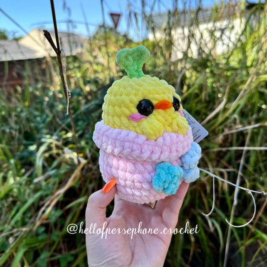 peluche poussin crochet, peluche au crochet, amigurumi poussin crochet, amigurumi poussin kawaii, fleur au crochet