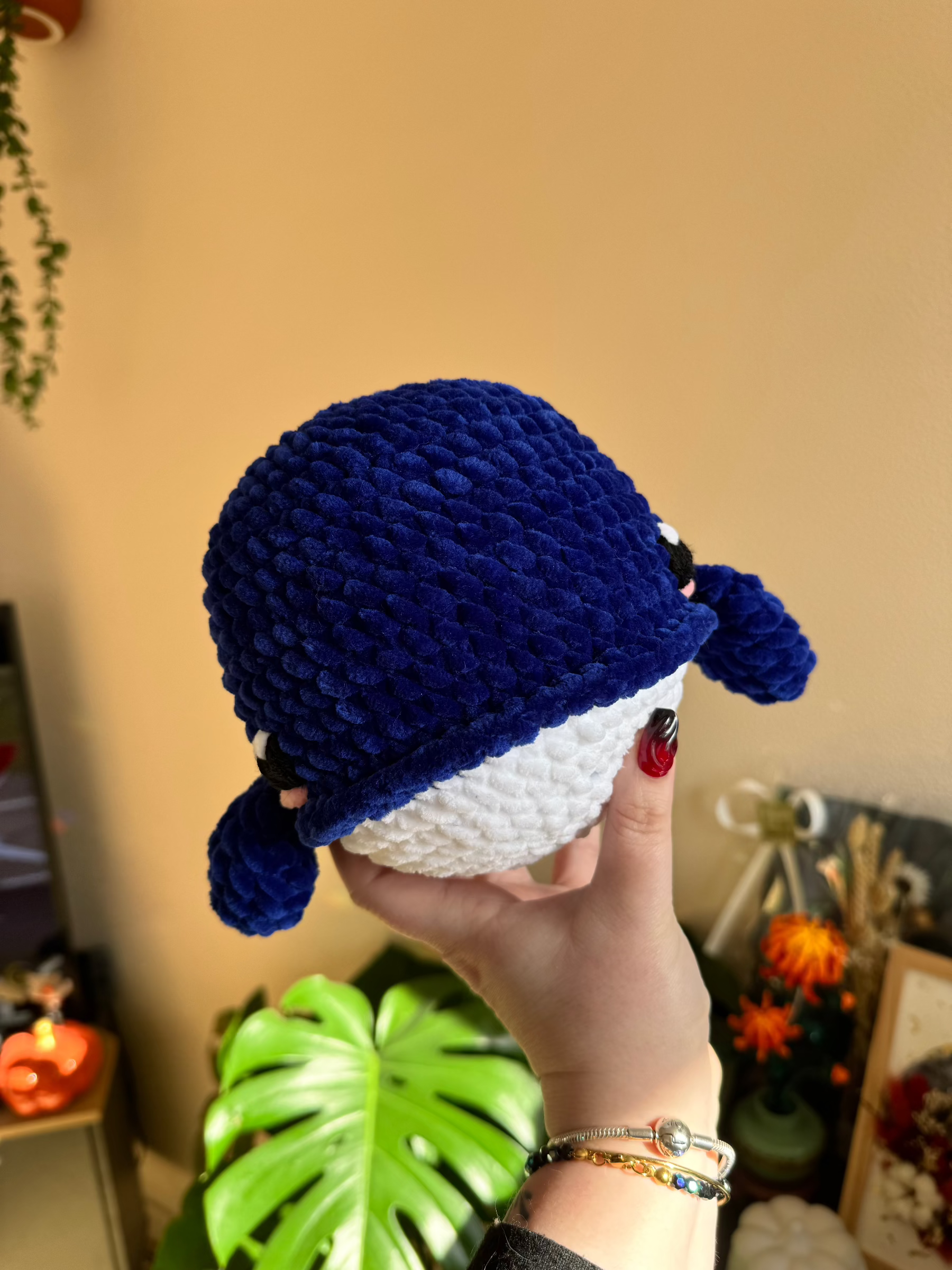 peluche crochet baleine normes CE pour bébés et prématurés, laine chenille douce certifiée OEKO-Tex hypoallergénique et sans danger pour les enfants made in france