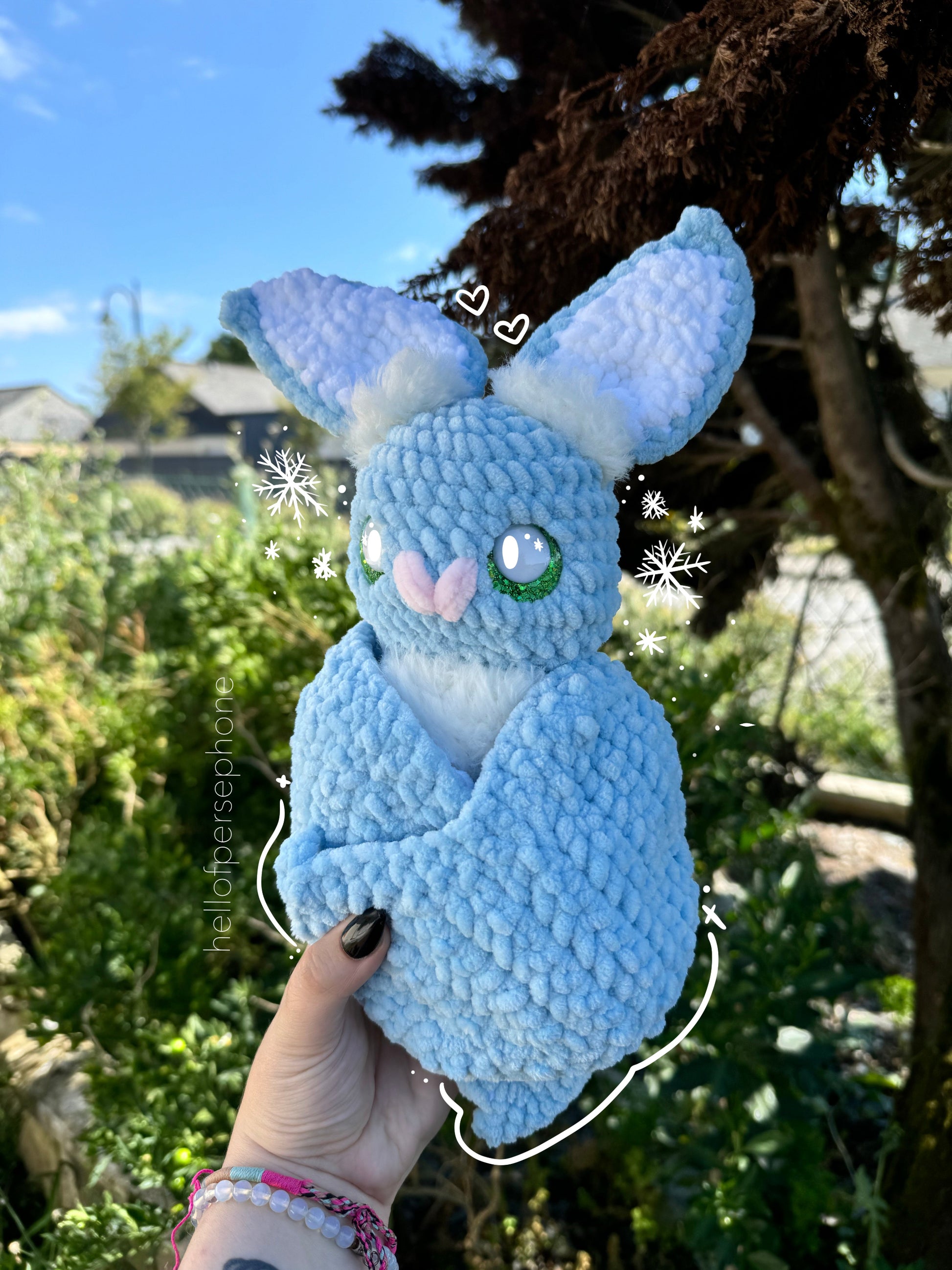 peluche chauve souris au crochet amigurumi made in france, modèle unique, édition limitée pour cadeau original et unique, amigurumi chauve-souris crocheté à la main