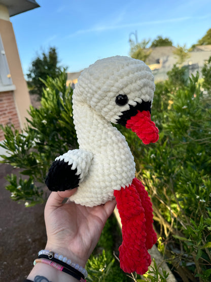 peluche cigogne alsace au crochet fait main en France amigurumi cigogne crochet