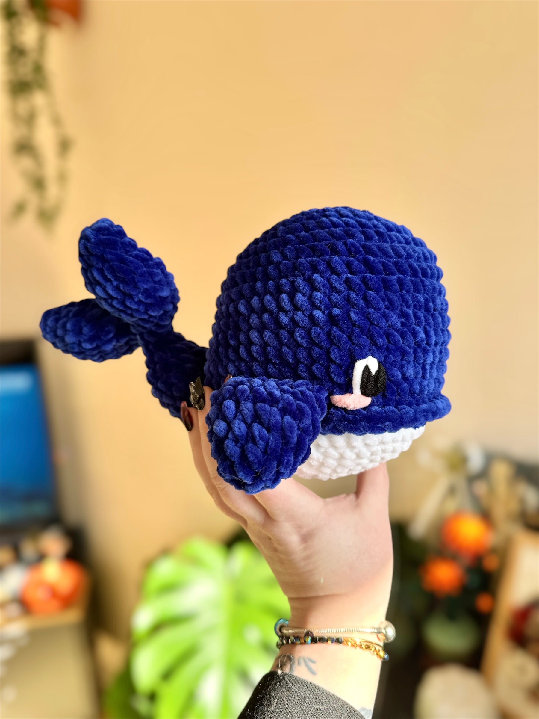 peluche crochet baleine normes CE pour bébés et prématurés, laine chenille douce certifiée OEKO-Tex hypoallergénique et sans danger pour les enfants made in france
