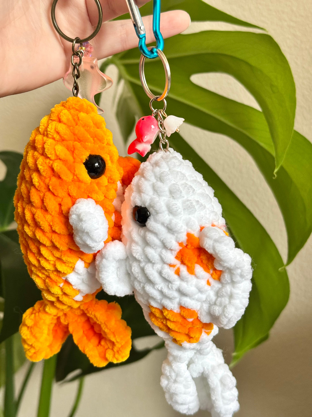 Peluches carpes koïs, esturgeons, poissons et autres animaux Peluches carpes koïs, esturgeons, poissons et autres animaux