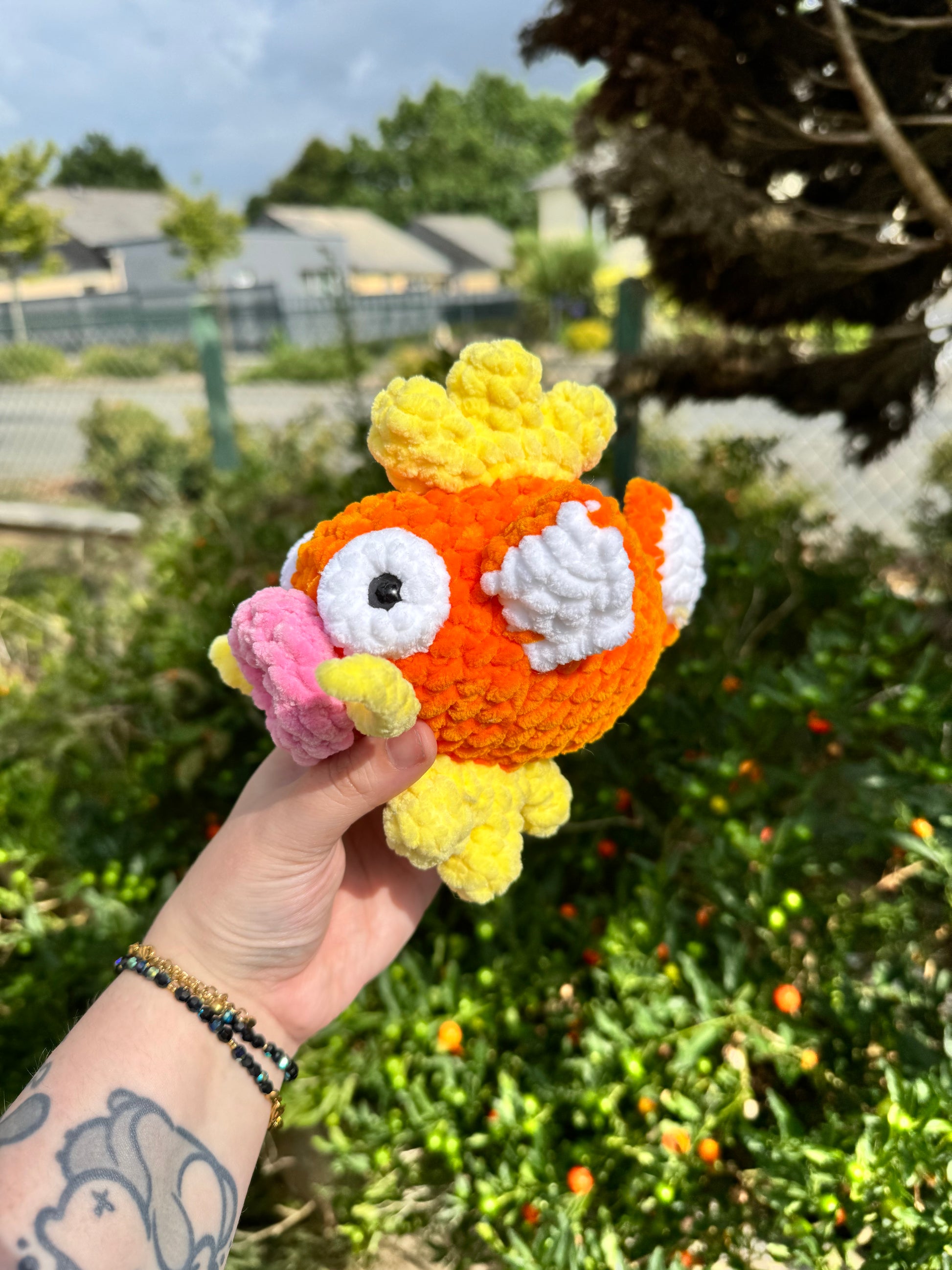peluche crochet pokemon magicarpe amigurumi pour fan de pokemon