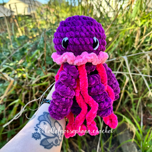 Peluche méduse au crochet, peluche méduse pour nouveaux nés, peluche méduse prématurés, peluche méduse bébé