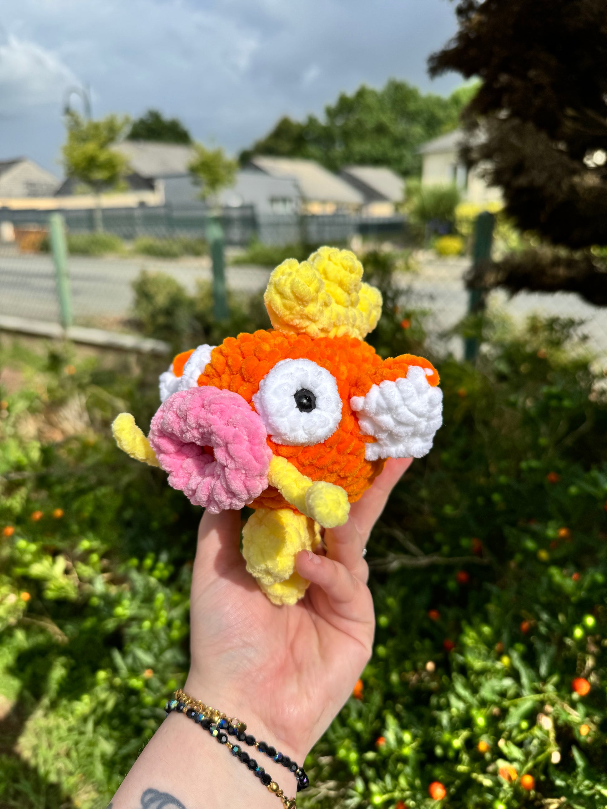 idée cadeau geek Pokémon – Magicarpe crocheté à la main