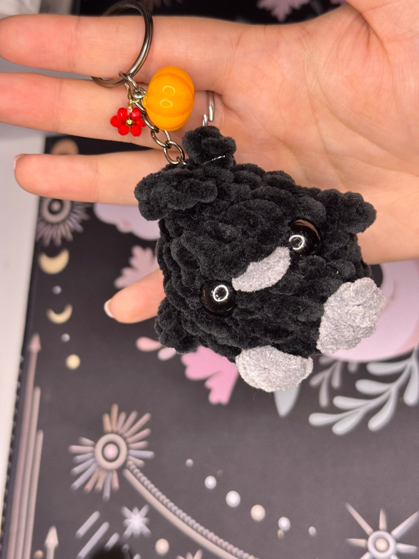 peluche porte-clés corbeau au crochet amigurumi corbeau noir fait main