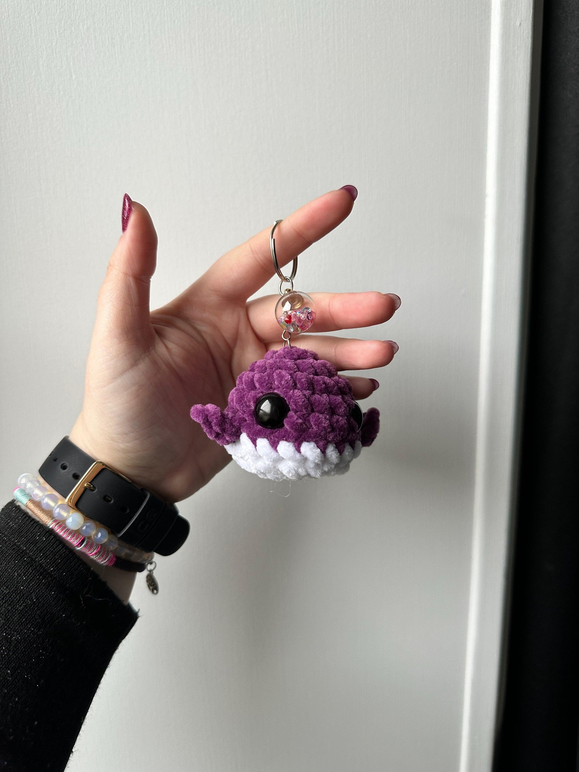 Porte clés baleine au crochet plusieurs coloris possible, personnalisable, amigurumi fait main