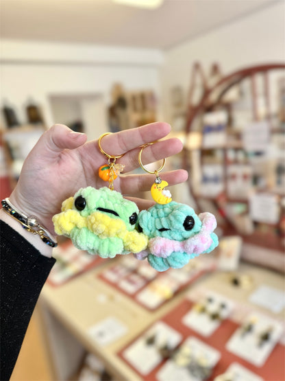 porte clés grenouille kawaii au crochet amigurumi grenouille 