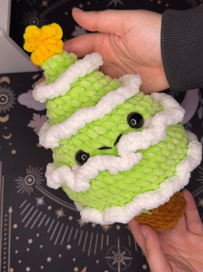 sapin vert de noel au crochet 100% fait main en France idées cadeaux zero déchets parfaite pour les cadeaux de noël et de fin d'années