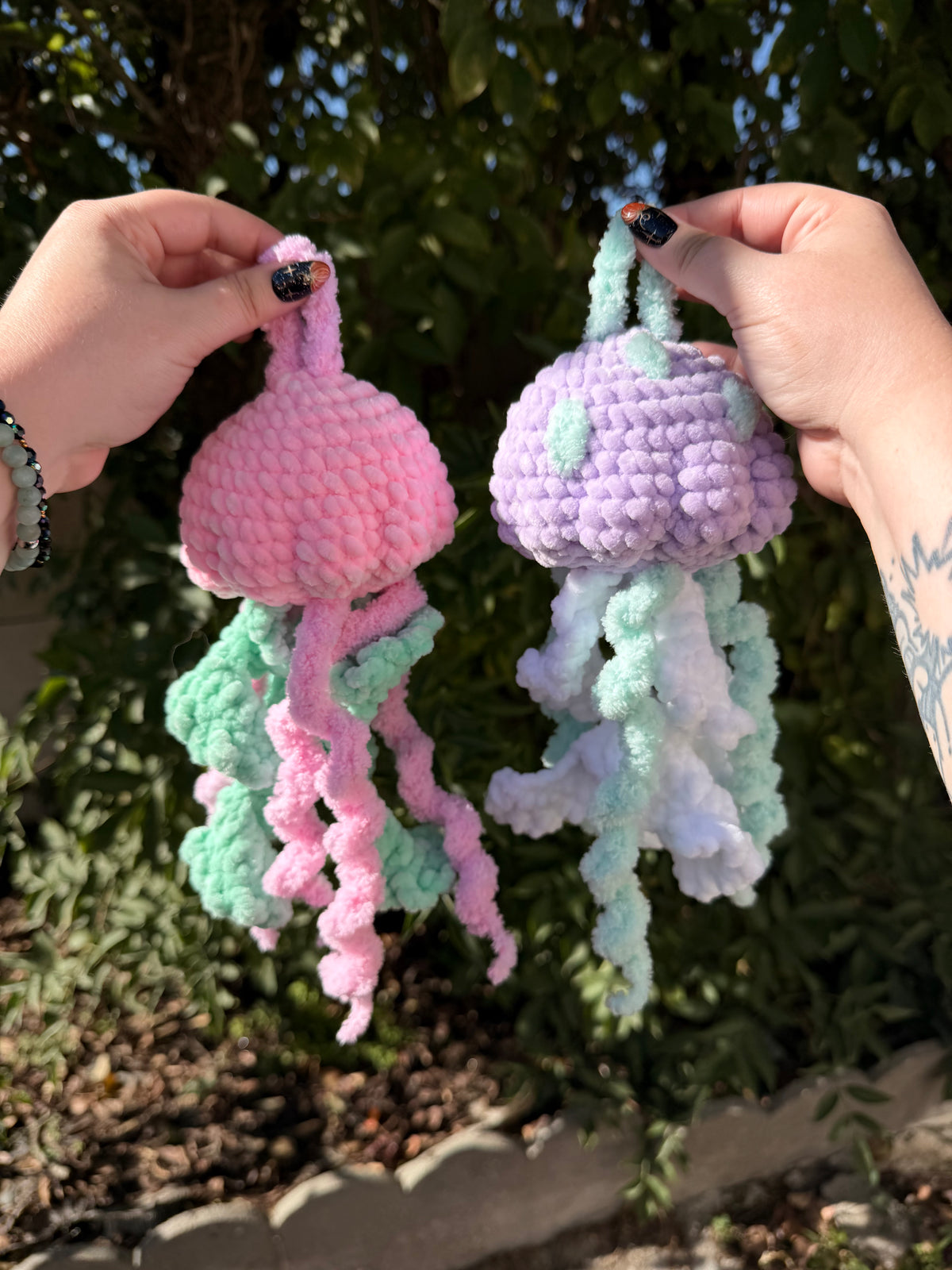 Décoration méduse kawaii faite main au crochet